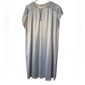 Vintage vanity Fair night gown Large